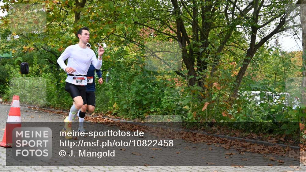 11.10.2026 - Bramfelder Halbmarathon 2026 J. Mangold http://msf.ph/oto/10822458 11.10.2026 10:16:54 Laufen 351, 595, 629 meine-sportfotos.de