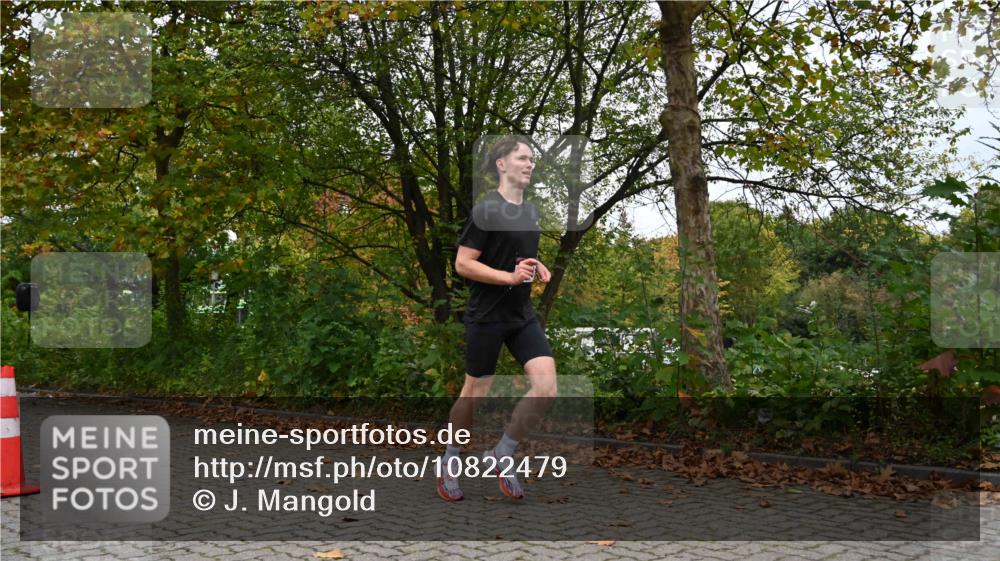 11.10.2026 - Bramfelder Halbmarathon 2026 J. Mangold http://msf.ph/oto/10822479 11.10.2026 10:17:32 Laufen 228 meine-sportfotos.de