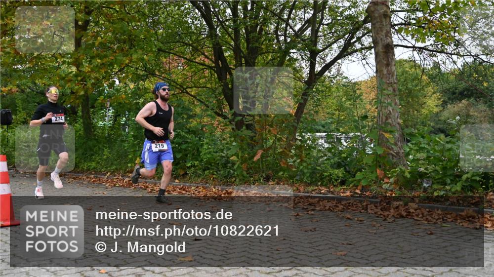 11.10.2026 - Bramfelder Halbmarathon 2026 J. Mangold http://msf.ph/oto/10822621 11.10.2026 10:20:04 Laufen 219, 274 meine-sportfotos.de