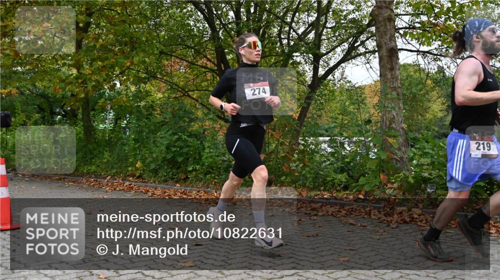 11.10.2026 - Bramfelder Halbmarathon 2026 J. Mangold http://msf.ph/oto/10822631 11.10.2026 10:20:06 Laufen 219, 274 meine-sportfotos.de