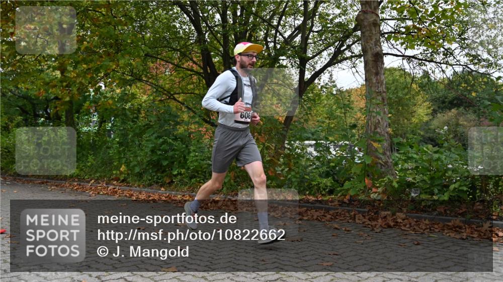 11.10.2026 - Bramfelder Halbmarathon 2026 J. Mangold http://msf.ph/oto/10822662 11.10.2026 10:20:16 Laufen 33, 606, 760 meine-sportfotos.de