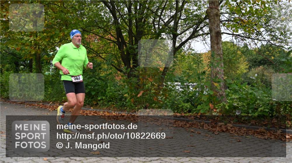 11.10.2026 - Bramfelder Halbmarathon 2026 J. Mangold http://msf.ph/oto/10822669 11.10.2026 10:20:50 Laufen 201, 262 meine-sportfotos.de