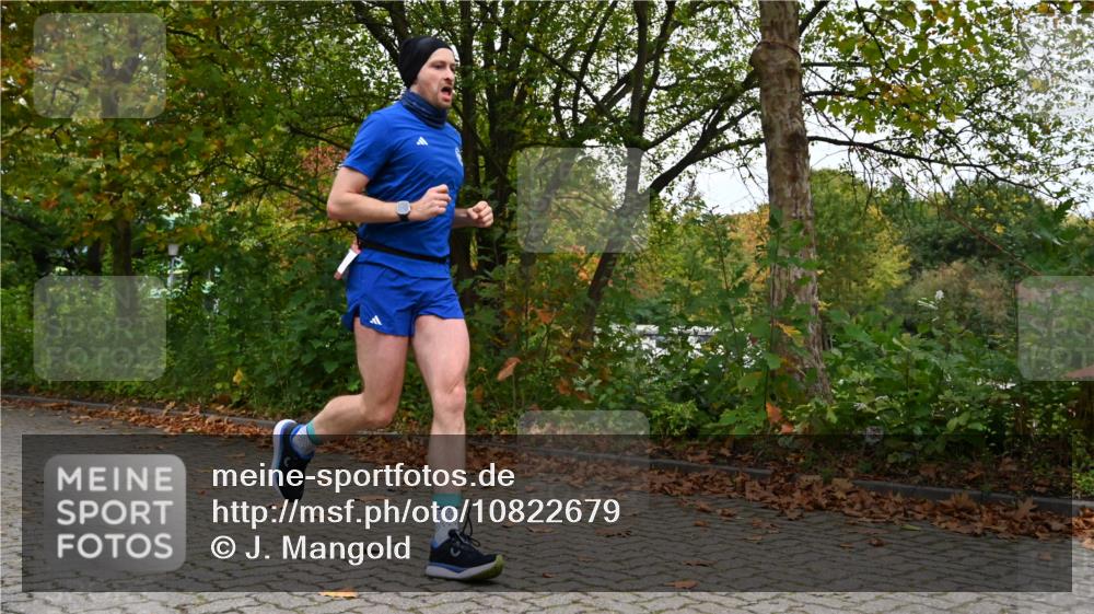 11.10.2026 - Bramfelder Halbmarathon 2026 J. Mangold http://msf.ph/oto/10822679 11.10.2026 10:20:53 Laufen 201, 262, 349 meine-sportfotos.de