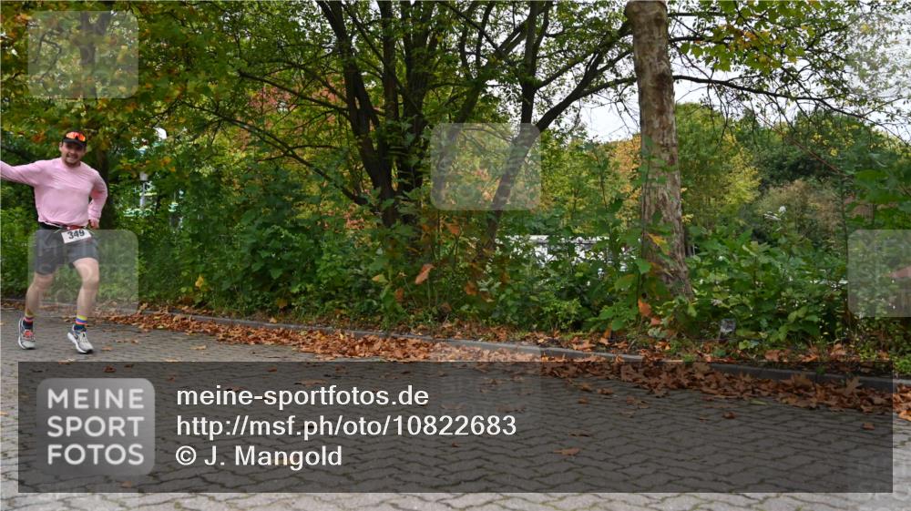 11.10.2026 - Bramfelder Halbmarathon 2026 J. Mangold http://msf.ph/oto/10822683 11.10.2026 10:20:56 Laufen 201, 262, 349 meine-sportfotos.de