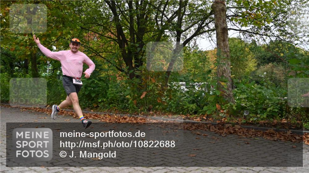 11.10.2026 - Bramfelder Halbmarathon 2026 J. Mangold http://msf.ph/oto/10822688 11.10.2026 10:20:56 Laufen 201, 262, 349 meine-sportfotos.de