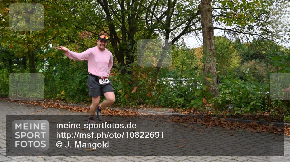 11.10.2026 - Bramfelder Halbmarathon 2026 J. Mangold http://msf.ph/oto/10822691 11.10.2026 10:20:57 Laufen 201, 262, 349 meine-sportfotos.de