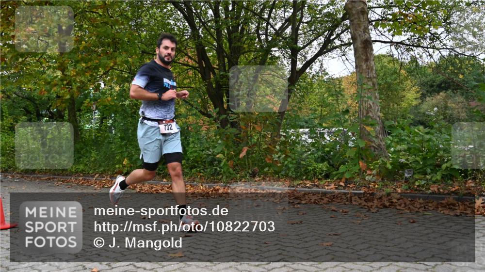 11.10.2026 - Bramfelder Halbmarathon 2026 J. Mangold http://msf.ph/oto/10822703 11.10.2026 10:21:10 Laufen 732 meine-sportfotos.de