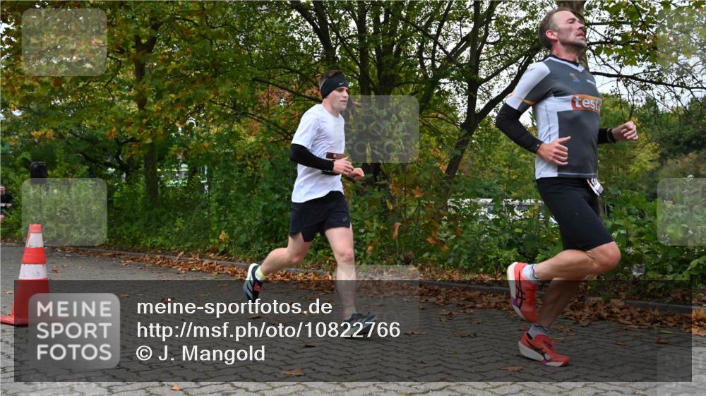 11.10.2026 - Bramfelder Halbmarathon 2026 J. Mangold http://msf.ph/oto/10822766 11.10.2026 10:22:12 Laufen 230, 240, 272, 275, 730, 816 meine-sportfotos.de