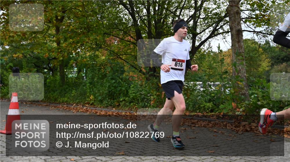 11.10.2026 - Bramfelder Halbmarathon 2026 J. Mangold http://msf.ph/oto/10822769 11.10.2026 10:22:12 Laufen 230, 240, 272, 275, 730, 816 meine-sportfotos.de