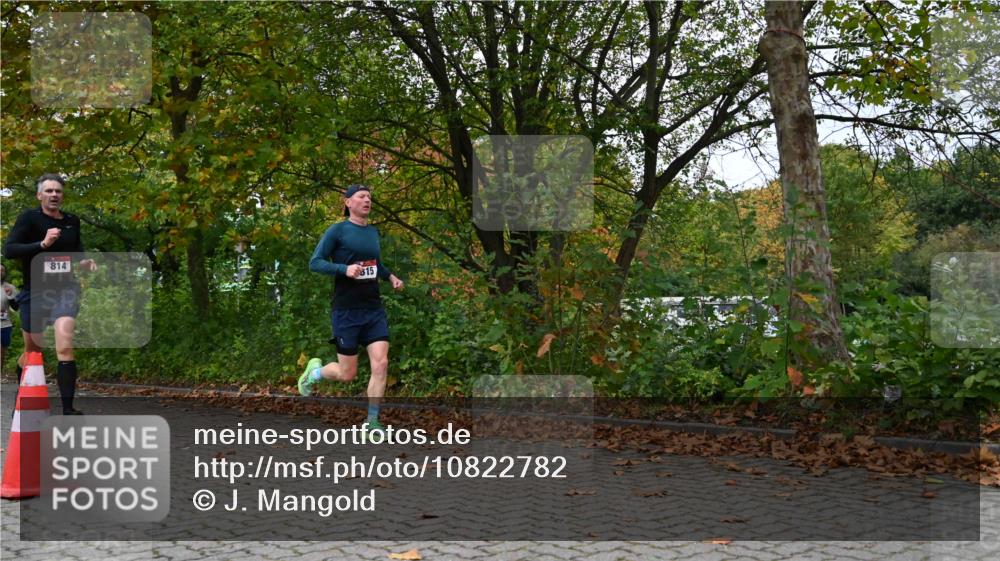 11.10.2026 - Bramfelder Halbmarathon 2026 J. Mangold http://msf.ph/oto/10822782 11.10.2026 10:22:17 Laufen 230, 275, 704, 730, 814, 815, 816 meine-sportfotos.de