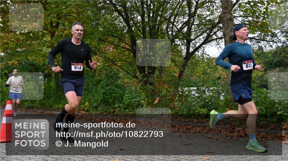11.10.2026 - Bramfelder Halbmarathon 2026 J. Mangold http://msf.ph/oto/10822793 11.10.2026 10:22:18 Laufen 17, 230, 704, 730, 814, 815, 816 meine-sportfotos.de