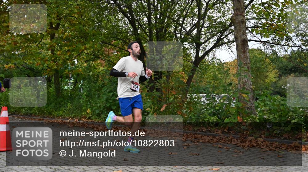 11.10.2026 - Bramfelder Halbmarathon 2026 J. Mangold http://msf.ph/oto/10822803 11.10.2026 10:22:20 Laufen 17, 77, 230, 704, 814, 815 meine-sportfotos.de