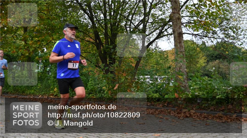 11.10.2026 - Bramfelder Halbmarathon 2026 J. Mangold http://msf.ph/oto/10822809 11.10.2026 10:22:22 Laufen 17, 77, 704, 814, 815 meine-sportfotos.de