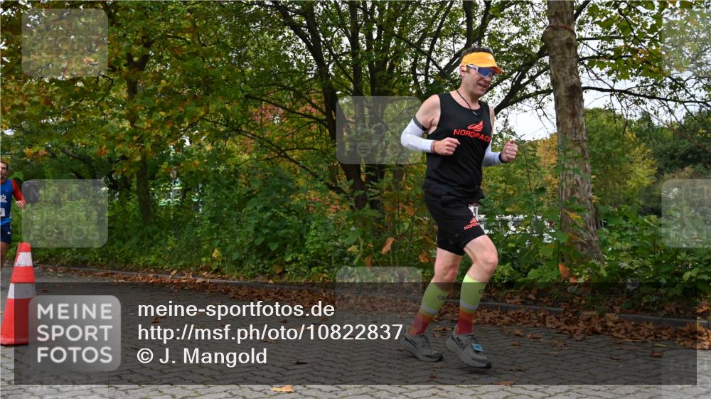 11.10.2026 - Bramfelder Halbmarathon 2026 J. Mangold http://msf.ph/oto/10822837 11.10.2026 10:22:35 Laufen 29, 155, 454, 576 meine-sportfotos.de