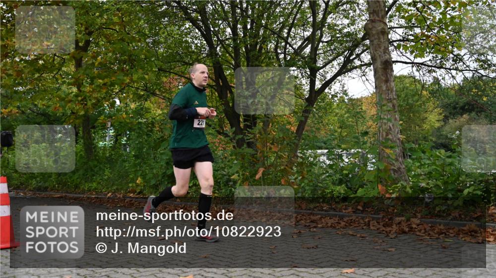 11.10.2026 - Bramfelder Halbmarathon 2026 J. Mangold http://msf.ph/oto/10822923 11.10.2026 10:23:24 Laufen 9, 221 meine-sportfotos.de