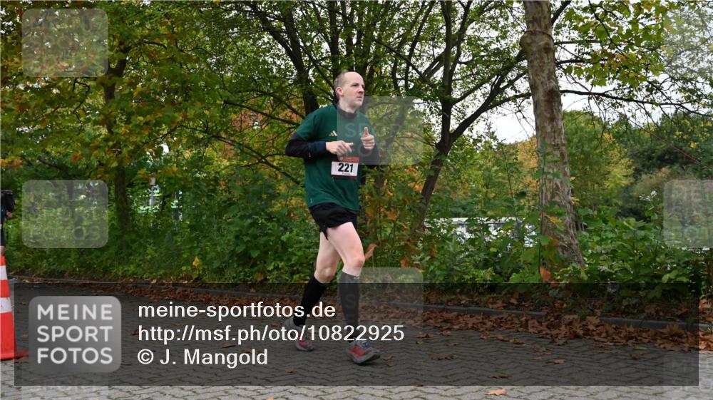 11.10.2026 - Bramfelder Halbmarathon 2026 J. Mangold http://msf.ph/oto/10822925 11.10.2026 10:23:24 Laufen 9, 221 meine-sportfotos.de