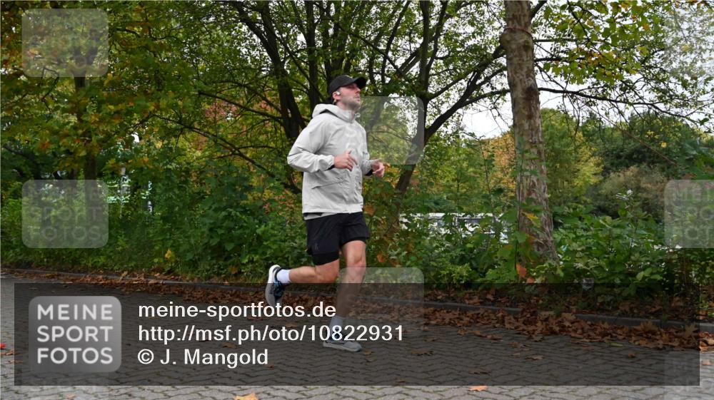 11.10.2026 - Bramfelder Halbmarathon 2026 J. Mangold http://msf.ph/oto/10822931 11.10.2026 10:23:30 Laufen 9, 221, 792 meine-sportfotos.de