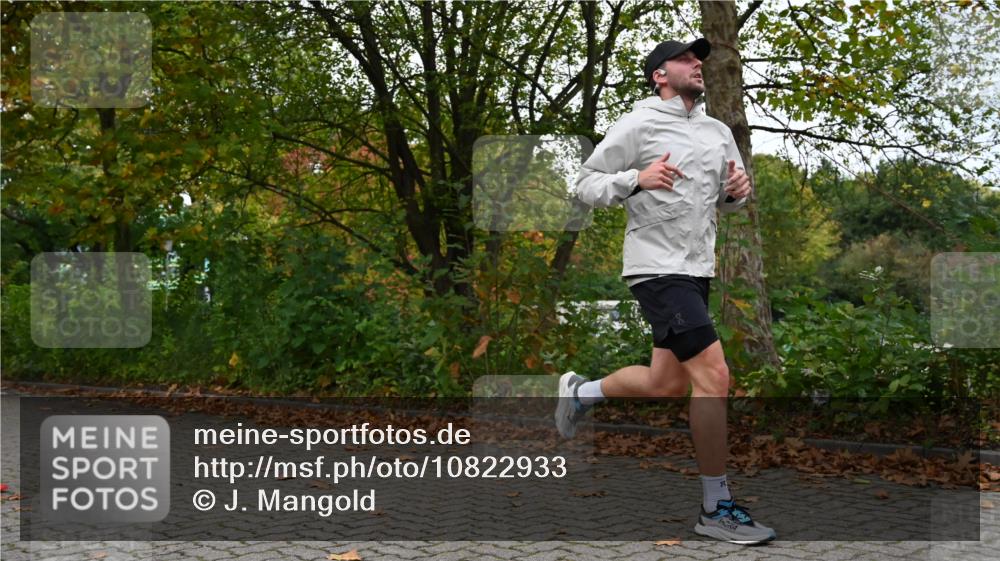 11.10.2026 - Bramfelder Halbmarathon 2026 J. Mangold http://msf.ph/oto/10822933 11.10.2026 10:23:30 Laufen 9, 221, 792 meine-sportfotos.de