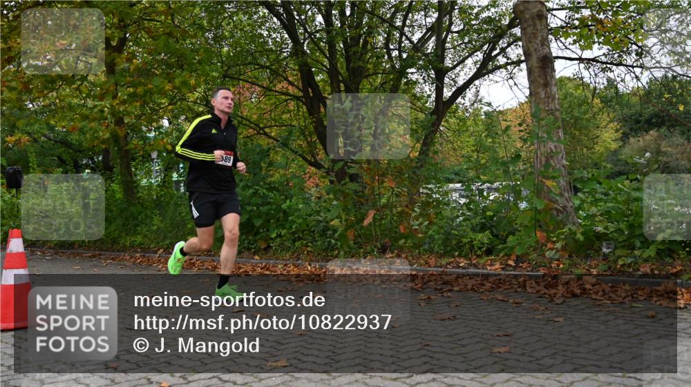 11.10.2026 - Bramfelder Halbmarathon 2026 J. Mangold http://msf.ph/oto/10822937 11.10.2026 10:23:40 Laufen 589 meine-sportfotos.de