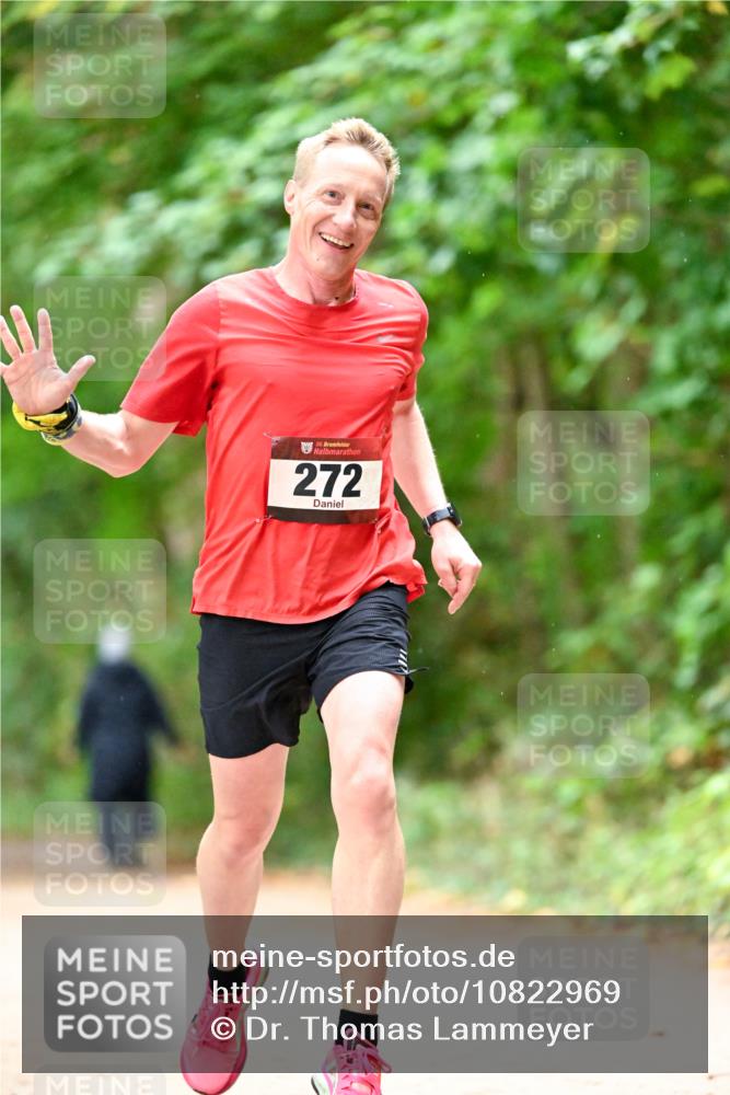 11.10.2026 - Bramfelder Halbmarathon 2026 Dr. Thomas Lammeyer http://msf.ph/oto/10822969 11.10.2026 10:36:36 Laufen 35, 272 meine-sportfotos.de