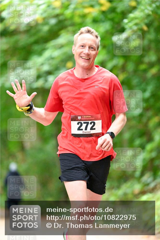 11.10.2026 - Bramfelder Halbmarathon 2026 Dr. Thomas Lammeyer http://msf.ph/oto/10822975 11.10.2026 10:36:37 Laufen 35, 272 meine-sportfotos.de