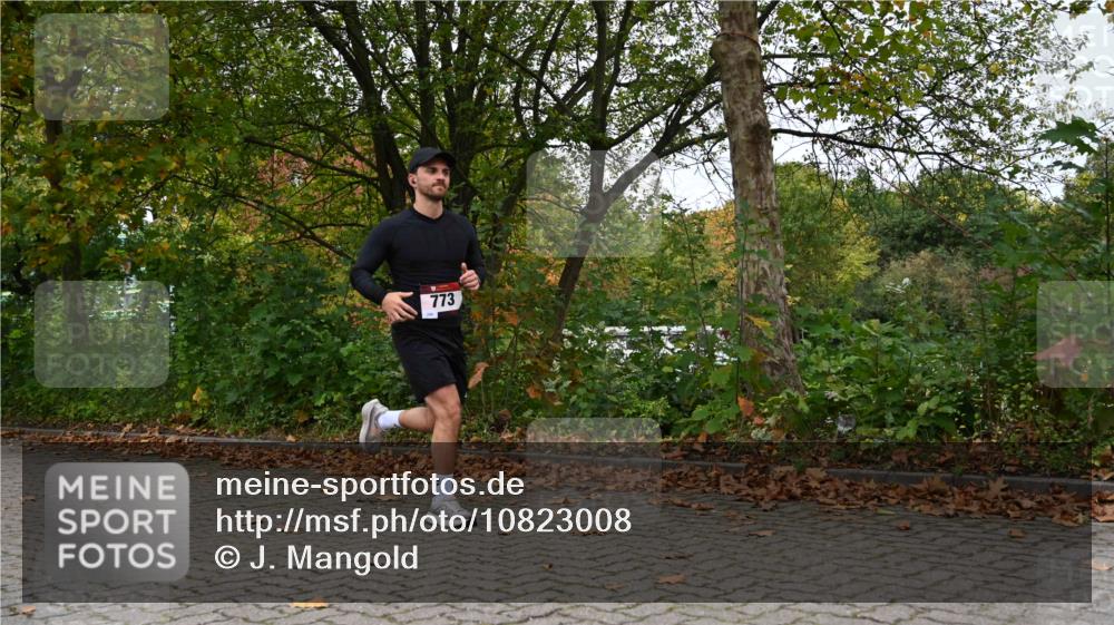 11.10.2026 - Bramfelder Halbmarathon 2026 J. Mangold http://msf.ph/oto/10823008 11.10.2026 10:26:05 Laufen 654, 773 meine-sportfotos.de