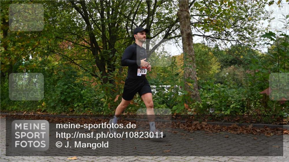 11.10.2026 - Bramfelder Halbmarathon 2026 J. Mangold http://msf.ph/oto/10823011 11.10.2026 10:26:05 Laufen 654, 773 meine-sportfotos.de
