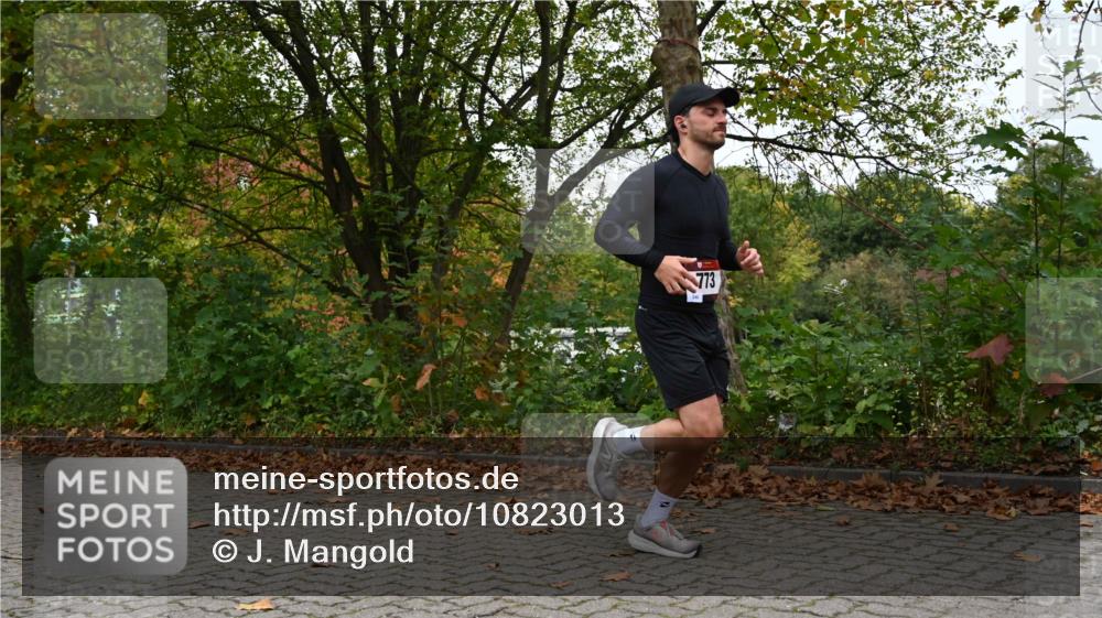 11.10.2026 - Bramfelder Halbmarathon 2026 J. Mangold http://msf.ph/oto/10823013 11.10.2026 10:26:05 Laufen 654, 773 meine-sportfotos.de