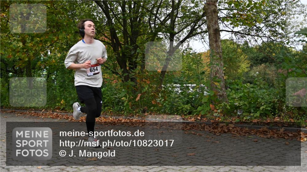 11.10.2026 - Bramfelder Halbmarathon 2026 J. Mangold http://msf.ph/oto/10823017 11.10.2026 10:26:08 Laufen 654, 773 meine-sportfotos.de