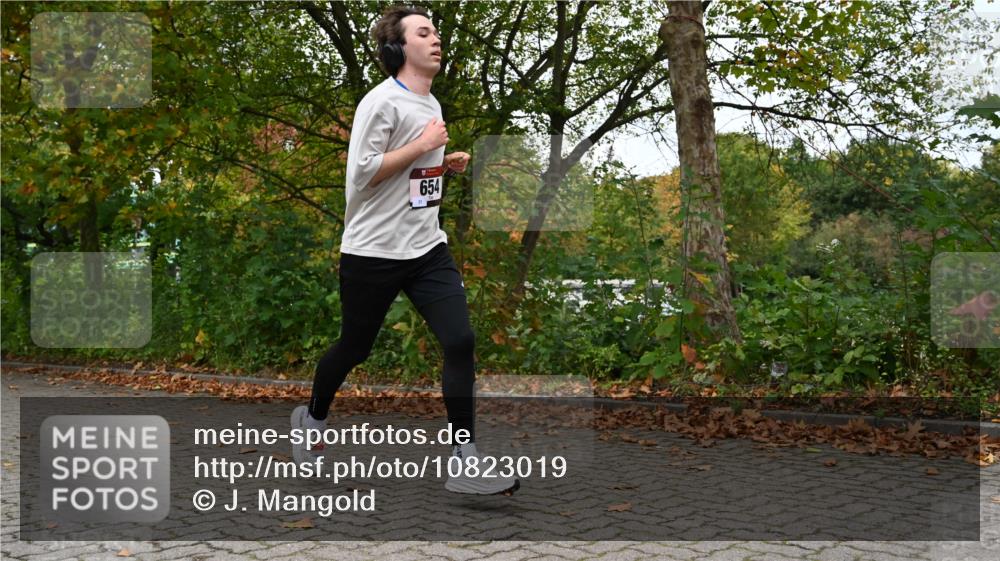 11.10.2026 - Bramfelder Halbmarathon 2026 J. Mangold http://msf.ph/oto/10823019 11.10.2026 10:26:08 Laufen 654, 773 meine-sportfotos.de