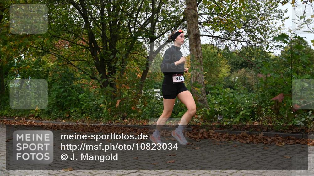 11.10.2026 - Bramfelder Halbmarathon 2026 J. Mangold http://msf.ph/oto/10823034 11.10.2026 10:26:15 Laufen 372 meine-sportfotos.de