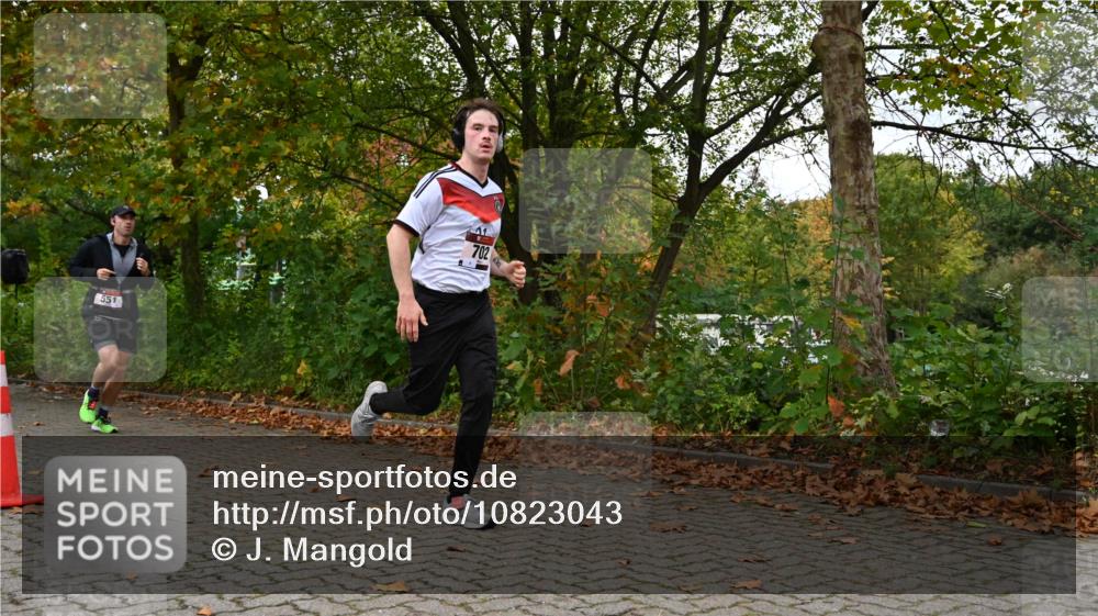 11.10.2026 - Bramfelder Halbmarathon 2026 J. Mangold http://msf.ph/oto/10823043 11.10.2026 10:27:09 Laufen 530, 551, 641, 702 meine-sportfotos.de