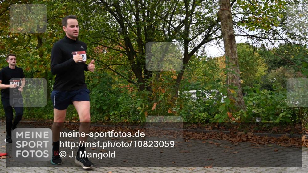 11.10.2026 - Bramfelder Halbmarathon 2026 J. Mangold http://msf.ph/oto/10823059 11.10.2026 10:27:12 Laufen 530, 551, 641, 702 meine-sportfotos.de