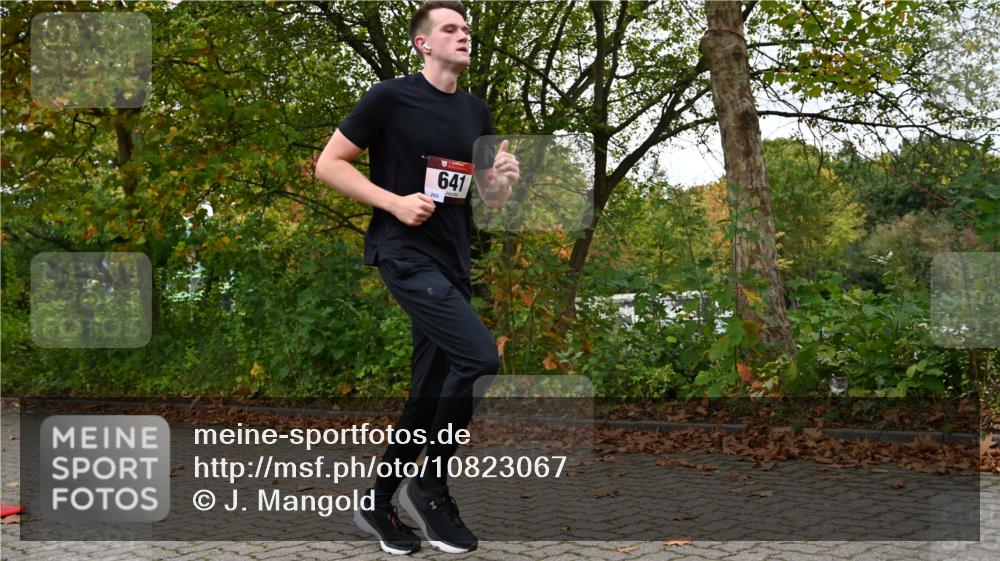 11.10.2026 - Bramfelder Halbmarathon 2026 J. Mangold http://msf.ph/oto/10823067 11.10.2026 10:27:13 Laufen 530, 551, 594, 641, 702 meine-sportfotos.de