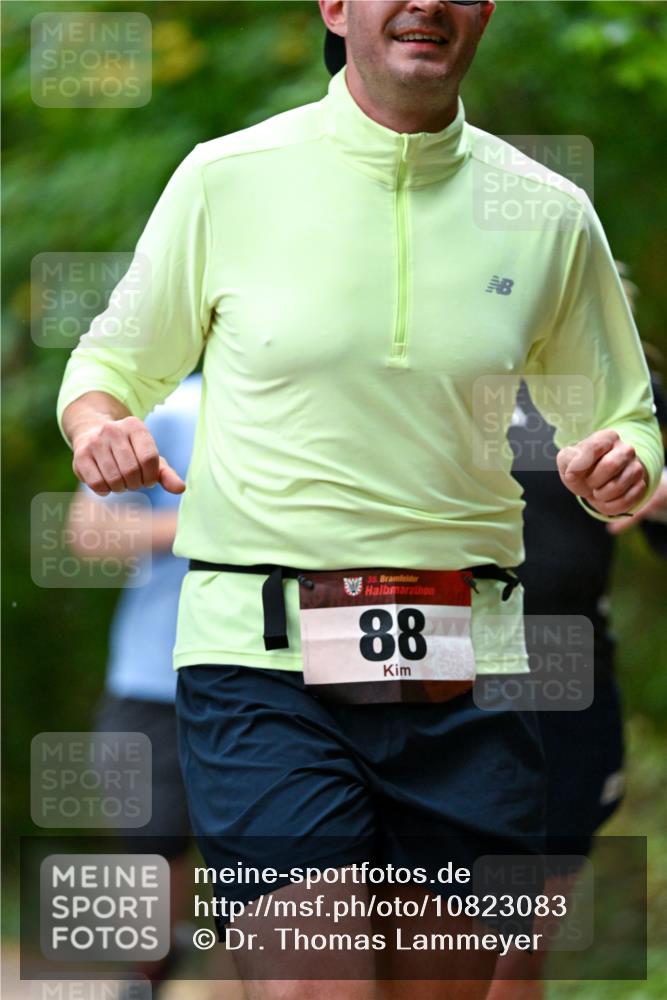 11.10.2026 - Bramfelder Halbmarathon 2026 Dr. Thomas Lammeyer http://msf.ph/oto/10823083 11.10.2026 10:37:08 Laufen 35, 88 meine-sportfotos.de