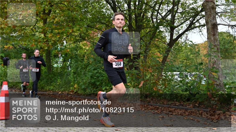 11.10.2026 - Bramfelder Halbmarathon 2026 J. Mangold http://msf.ph/oto/10823115 11.10.2026 10:27:57 Laufen 368, 521, 526, 637, 725, 735 meine-sportfotos.de