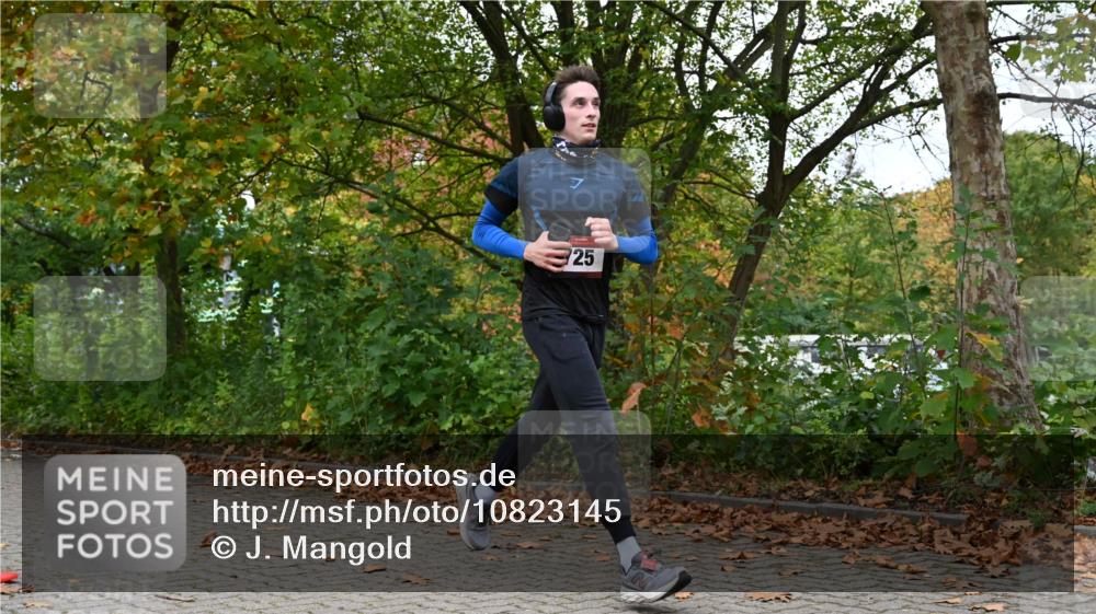 11.10.2026 - Bramfelder Halbmarathon 2026 J. Mangold http://msf.ph/oto/10823145 11.10.2026 10:28:01 Laufen 368, 521, 526, 637, 725, 735 meine-sportfotos.de