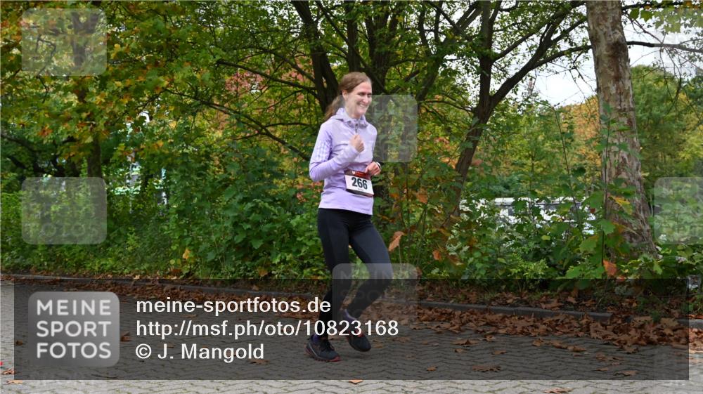 11.10.2026 - Bramfelder Halbmarathon 2026 J. Mangold http://msf.ph/oto/10823168 11.10.2026 10:28:29 Laufen 266 meine-sportfotos.de