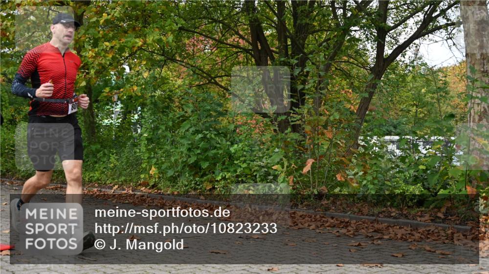 11.10.2026 - Bramfelder Halbmarathon 2026 J. Mangold http://msf.ph/oto/10823233 11.10.2026 10:30:37 Laufen 110, 270, 360, 801, 817 meine-sportfotos.de