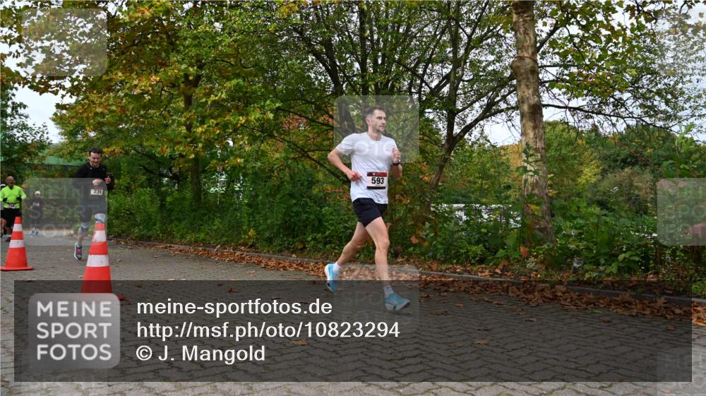 11.10.2026 - Bramfelder Halbmarathon 2026 J. Mangold http://msf.ph/oto/10823294 11.10.2026 10:31:47 Laufen 239, 593, 748 meine-sportfotos.de