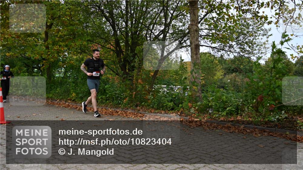 11.10.2026 - Bramfelder Halbmarathon 2026 J. Mangold http://msf.ph/oto/10823404 11.10.2026 10:32:14 Laufen 79, 254 meine-sportfotos.de