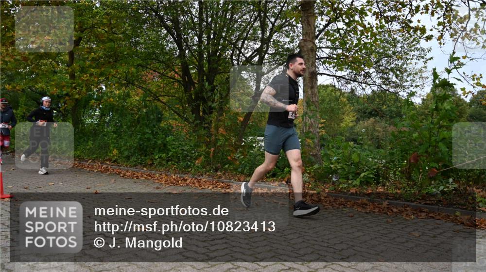 11.10.2026 - Bramfelder Halbmarathon 2026 J. Mangold http://msf.ph/oto/10823413 11.10.2026 10:32:15 Laufen 79, 254, 362 meine-sportfotos.de