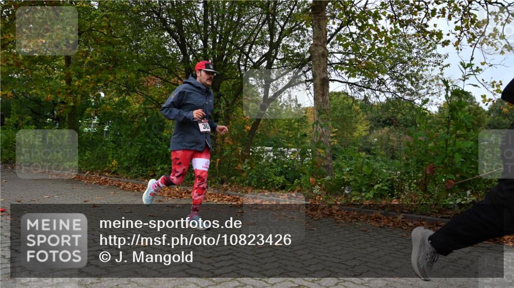 11.10.2026 - Bramfelder Halbmarathon 2026 J. Mangold http://msf.ph/oto/10823426 11.10.2026 10:32:18 Laufen 79, 227, 254, 362 meine-sportfotos.de