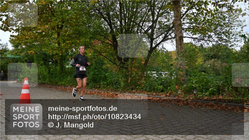 11.10.2026 - Bramfelder Halbmarathon 2026 J. Mangold http://msf.ph/oto/10823434 11.10.2026 10:32:31 Laufen 62 meine-sportfotos.de