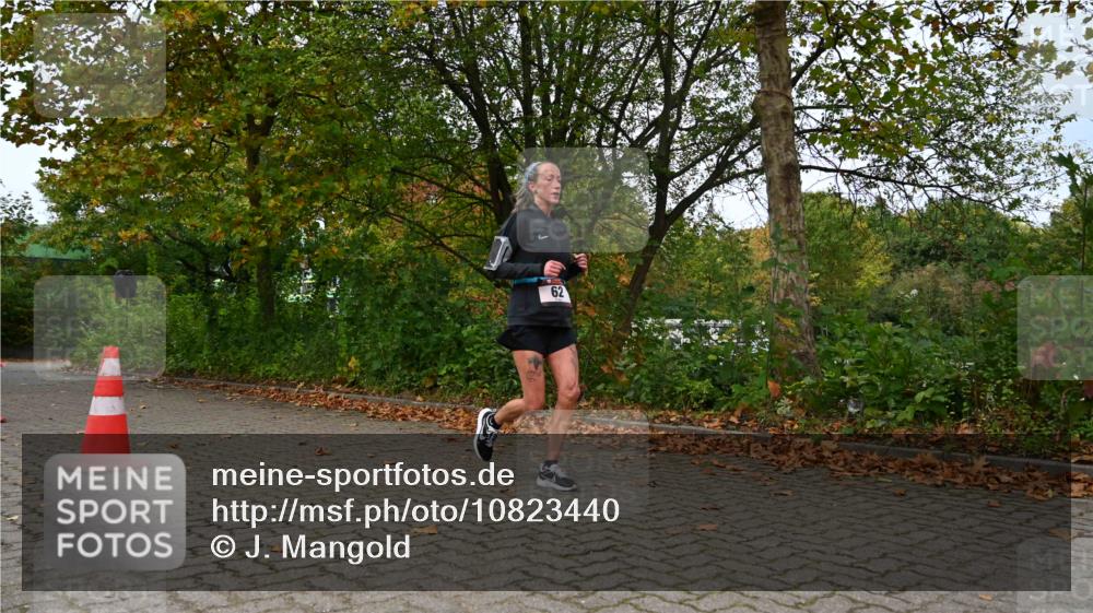 11.10.2026 - Bramfelder Halbmarathon 2026 J. Mangold http://msf.ph/oto/10823440 11.10.2026 10:32:32 Laufen 62 meine-sportfotos.de