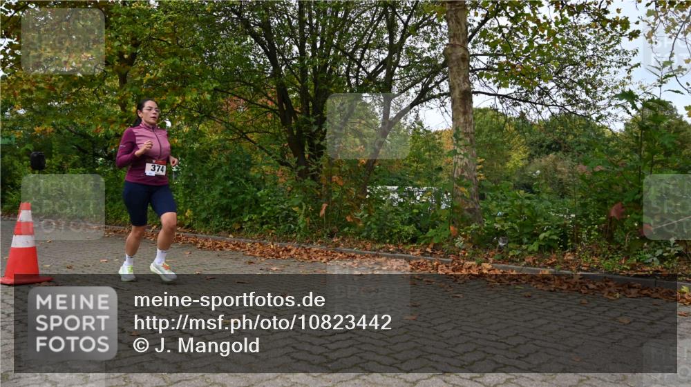 11.10.2026 - Bramfelder Halbmarathon 2026 J. Mangold http://msf.ph/oto/10823442 11.10.2026 10:32:40 Laufen 374 meine-sportfotos.de