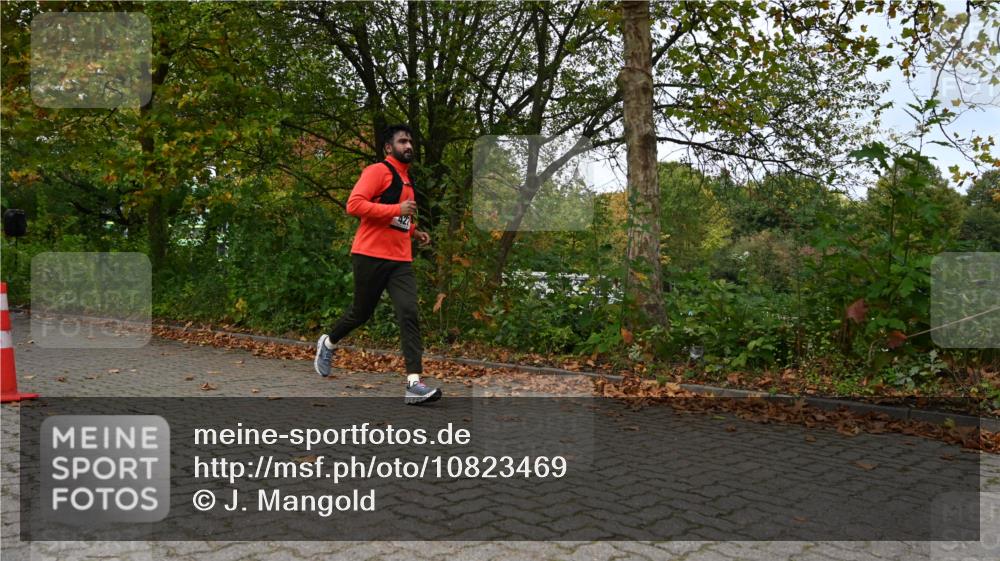 11.10.2026 - Bramfelder Halbmarathon 2026 J. Mangold http://msf.ph/oto/10823469 11.10.2026 10:32:51 Laufen 390, 427 meine-sportfotos.de