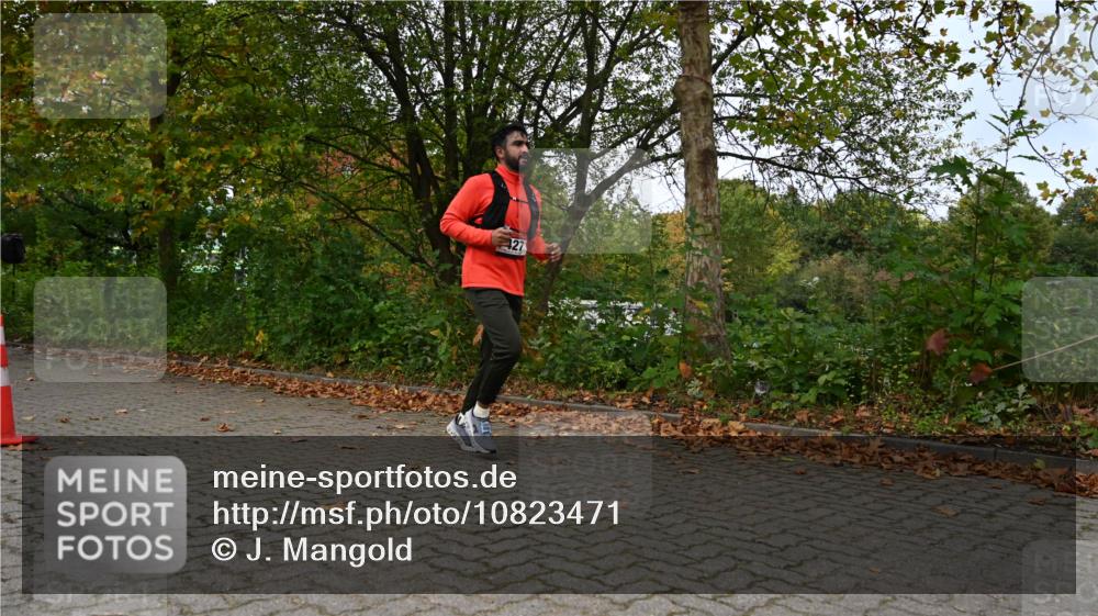 11.10.2026 - Bramfelder Halbmarathon 2026 J. Mangold http://msf.ph/oto/10823471 11.10.2026 10:32:51 Laufen 390, 427 meine-sportfotos.de
