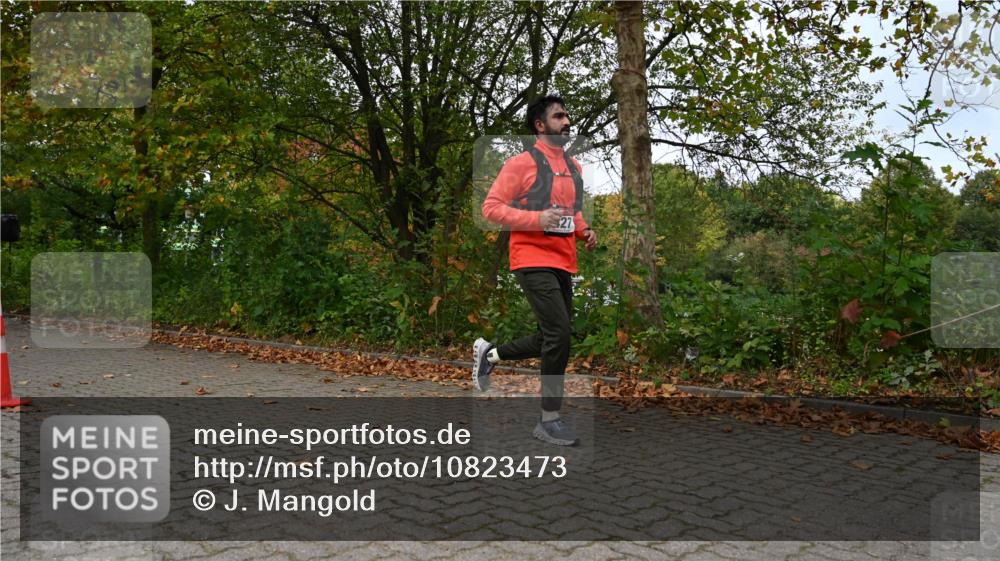 11.10.2026 - Bramfelder Halbmarathon 2026 J. Mangold http://msf.ph/oto/10823473 11.10.2026 10:32:51 Laufen 390, 427 meine-sportfotos.de