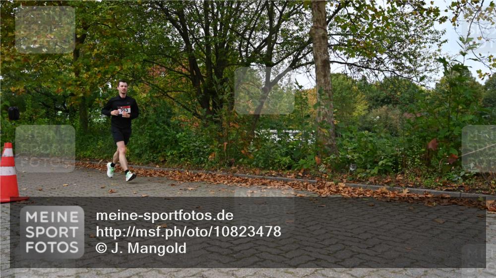 11.10.2026 - Bramfelder Halbmarathon 2026 J. Mangold http://msf.ph/oto/10823478 11.10.2026 10:33:00 Laufen 253 meine-sportfotos.de